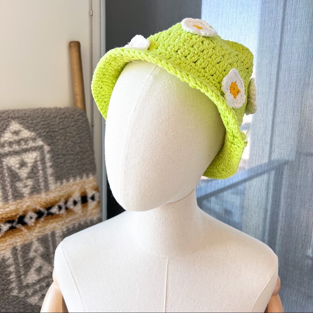 Urban Outfitters Cotton Lennie Crochet Knit Green Floral Bucket Hat One Size - Picture 2 of 7